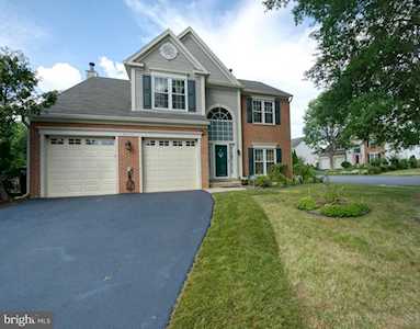 46554 Cedarhurst Dr Sterling, VA 20165