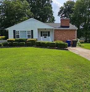 48 Avella Ct Newport News, VA 23601