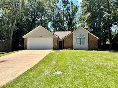 8321 Chickasaw Trl Tallahassee, FL 32312
