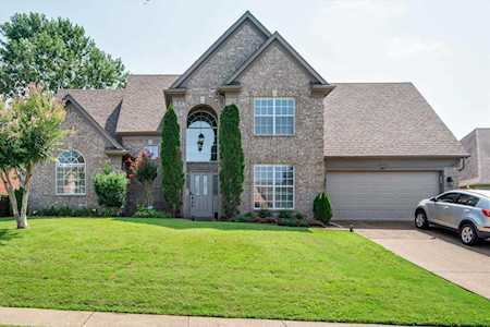 1072 Mossy Knoll Dr Cordova, TN 38018