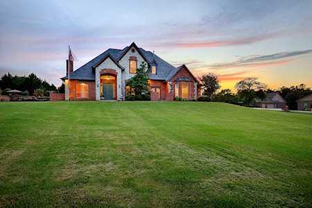 1812 Quail Creek Dr Norman, OK 73026