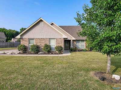 5052 SE Montauk Trail Owens Cross Roads, AL 35763