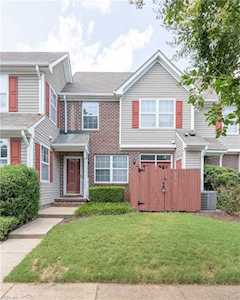 302 Primrose Ln Chesapeake, VA 23320