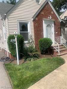 20515 Halifax Rd Warrensville Heights, OH 44122
