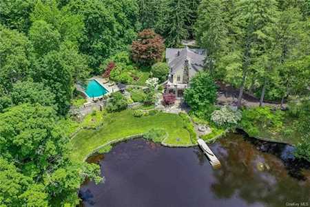 15 Brook Ln Cortlandt Manor, NY 10567