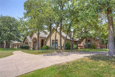 120 Winding Oak Lane N Burleson, TX 76028