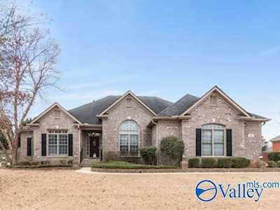 132 Redcliffe Drive Huntsville, AL 35806