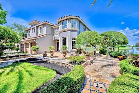 780 SW 167th Ave Pembroke Pines, FL 33027
