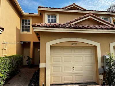 4097 Crystal Lake Dr #4097 Deerfield Beach, FL 33064