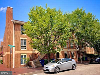 166 W Barre St #R 17 Baltimore, MD 21201