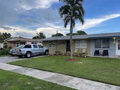 5040 SW 93rd Ave Cooper City, FL 33328