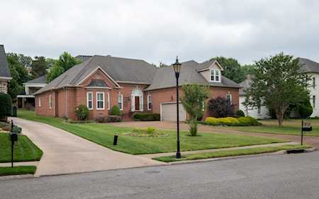 125 N Country Club Dr Hendersonville, TN 37075