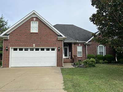 1710 Tradewinds Trl Murfreesboro, TN 37128