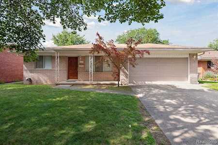 33040 Allen St Livonia, MI 48154