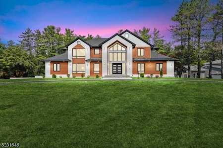 5 Goodhart Dr Livingston Twp., NJ 07039