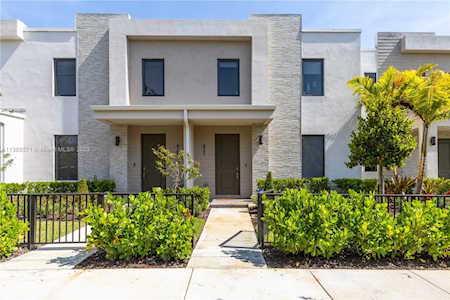 423 NW 17th St #423 Fort Lauderdale, FL 33311