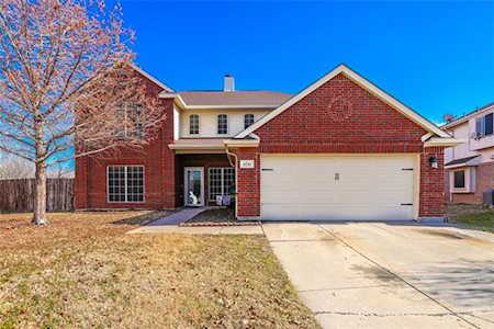 4741 Woodhaven Lane Haltom City, TX 76137