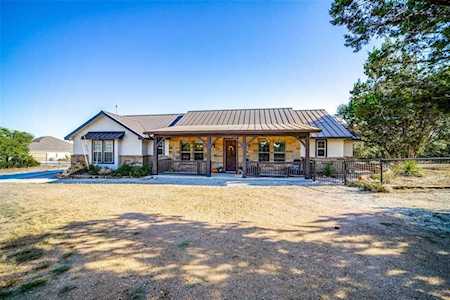 102 N Vaquero DR Blanco, TX 78606