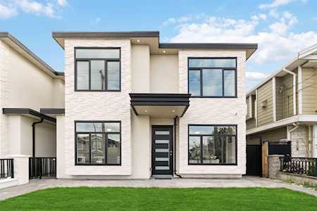 8052 16th Avenue Burnaby, BC V3N 1R5