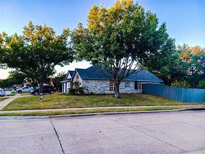 4658 Essex Drive Grand Prairie, TX 75052