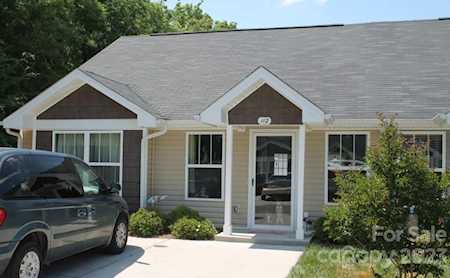 112 Lassiter Ct Mount Holly, NC 28120