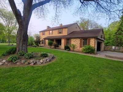 4274 Country Club Rd Oshkosh, Town of Black Wolf, WI 54902
