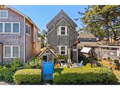 191 W 1st ST Cannon Beach, OR 97110