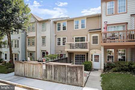 8 Alpen Green Ct Burtonsville, MD 20866