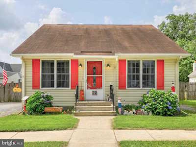 22 E Sewell St Felton, DE 19943