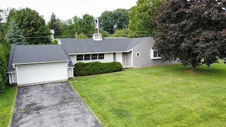 295 Buckingham Dr Bethlehem, PA 18017