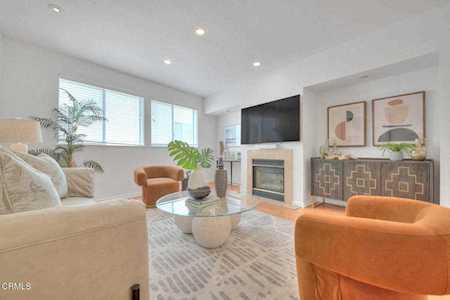 2111 S Beverly Glen Blvd #PH3 Los Angeles, CA 90025