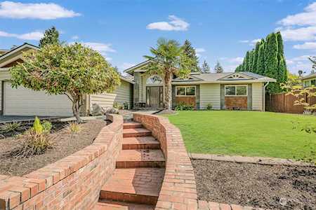1810 162nd Ave NE Bellevue, WA 98008