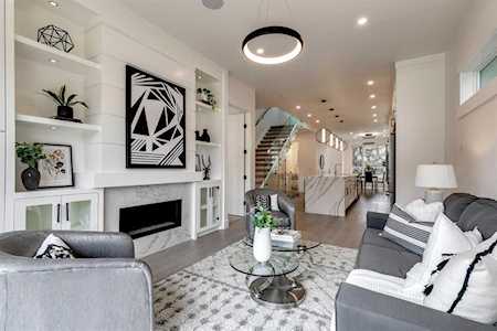 1935 44 Ave SW Calgary, AB T2T 2N7