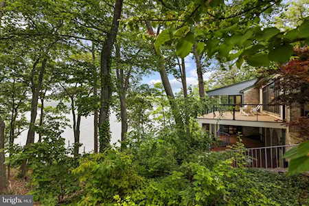 2916 Southwater Point Dr Annapolis, MD 21401