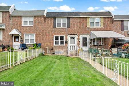 235 W Wyncliffe Ave Clifton Heights, PA 19018