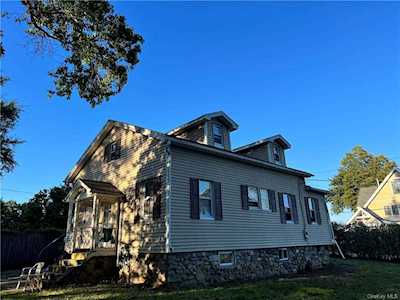 43 Ross Dr Yorktown Heights, NY 10598