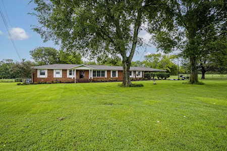 2454 River Rd Murfreesboro, TN 37129