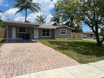 2741 SW 4th Ct Fort Lauderdale, FL 33312