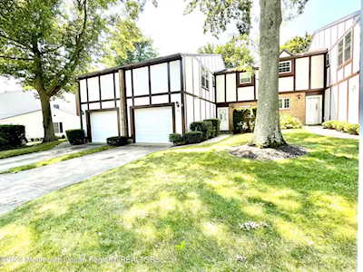 31 Willow Ln Spring Lake Heights, NJ 07762