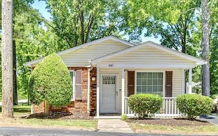 100 Five Oaks Dr Nashville, TN 37217