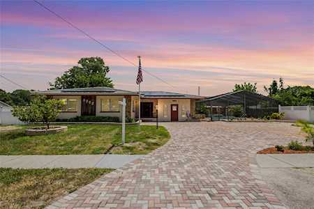 8965 60th St N Pinellas Park, FL 33782