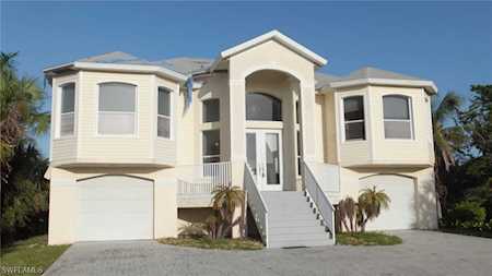 21650 Indian Bayou Dr Fort Myers Beach, FL 33931