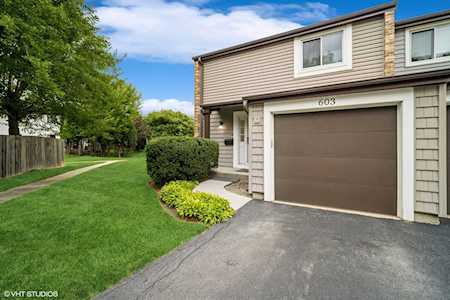 603 Barberry Ln Wheeling, IL 60090
