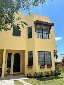 320 34th Ave N St. Petersburg, FL 33704