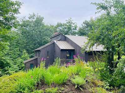34 Stonehouse Rd Holderness, NH 03245