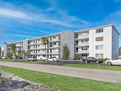 4906 Victoria Dr #306 Cape Coral, FL 33904