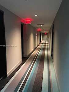 121 NE 34th St #1801 Miami, FL 33137