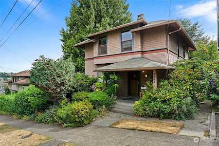 2634 Warren Ave N Seattle, WA 98109
