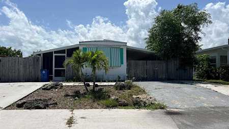 7966 SE Wren Avenue Hobe Sound, FL 33455