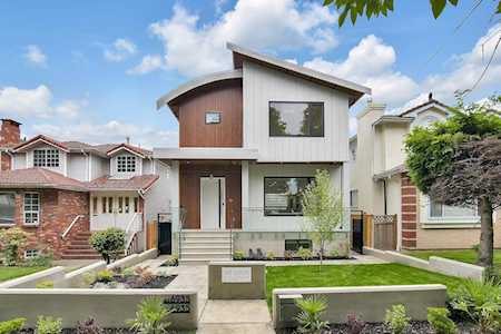 6935 Doman Street Vancouver, BC V5S 3H9